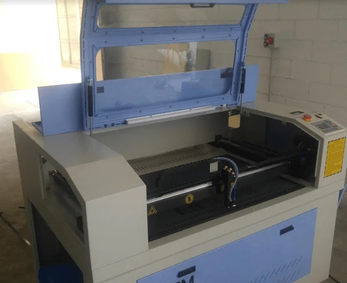 Máquina de grabar láser